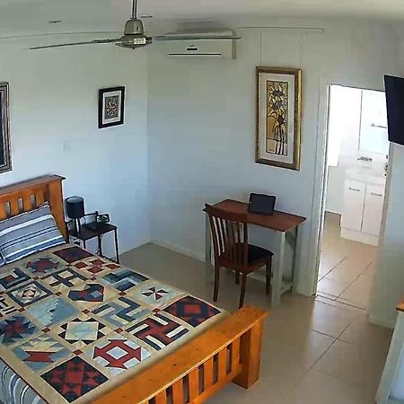 Margs Bed And Breakfast Bowen Exterior foto